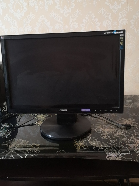 华硕19寸显示器没有划痕，品相好自家用