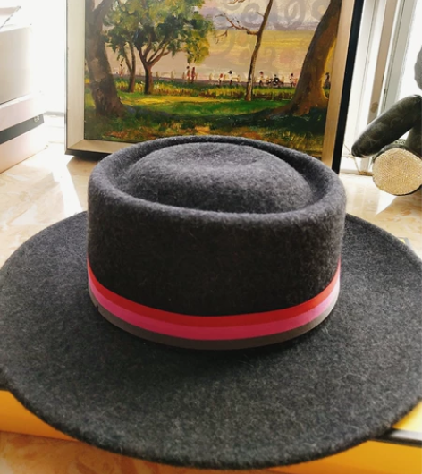深灰色拼彩带羊毛礼帽，女王气场款，闲置物品...