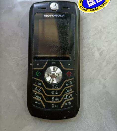 手机。摩托罗拉手机，没有电源线。值得收藏。...