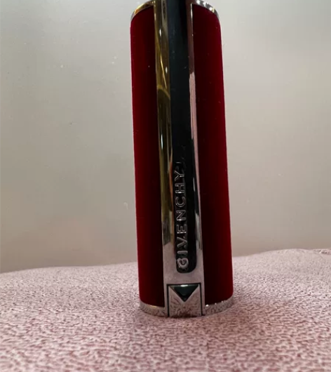 纪梵希正品口红25号，用过的，也不记得生产...