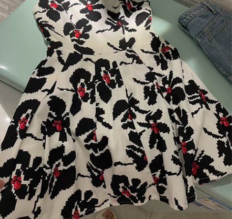 秋水伊人连衣裙S码 感兴趣的话点“我想要”...