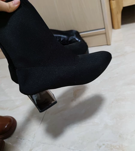 黑色中筒靴 阿迪运动鞋 都是36码，实体店...