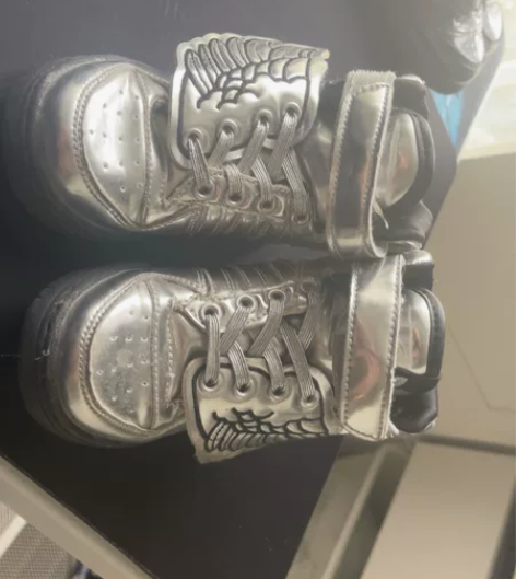 Adidas阿迪翅膀童鞋，9成新，下地个位...