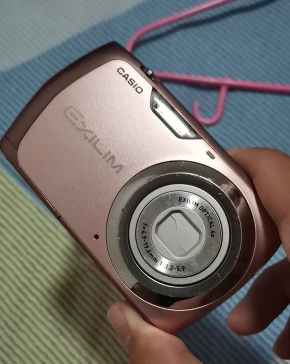 卡西欧s9相机 功能正常无暗病,成色如图,...