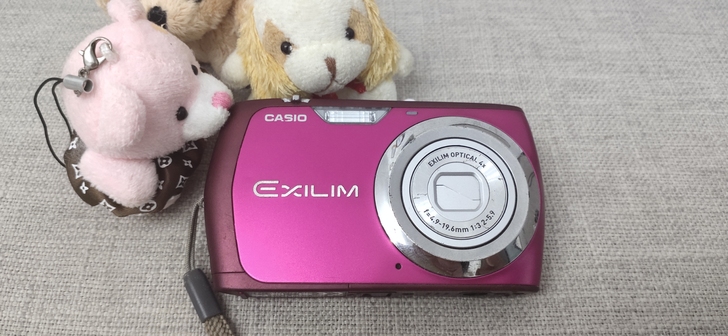 卡西欧s8相机，成色如图，正常使用