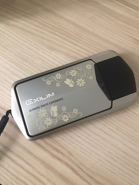 转让闲置自拍神器【卡西欧TR150雏菊限量...