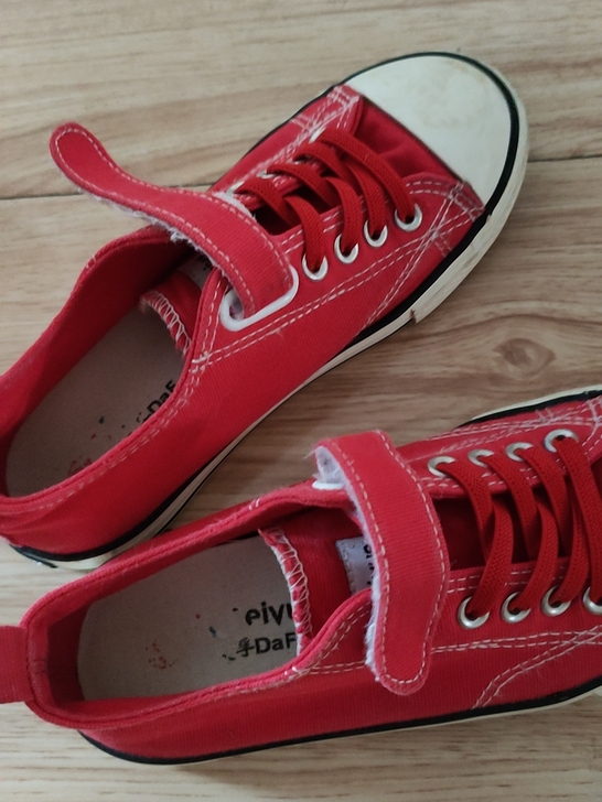 飞跃帆布鞋24码