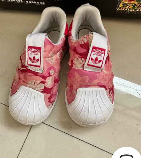 女童阿迪运动鞋 不议价 成交后不退不换