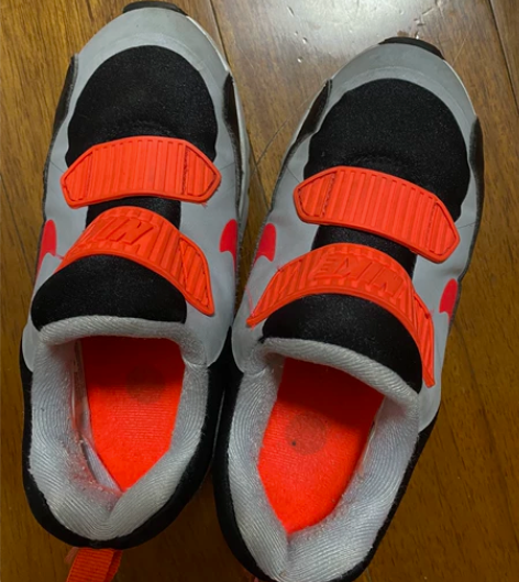 Nike 运动鞋 UK13.5 EUR32...