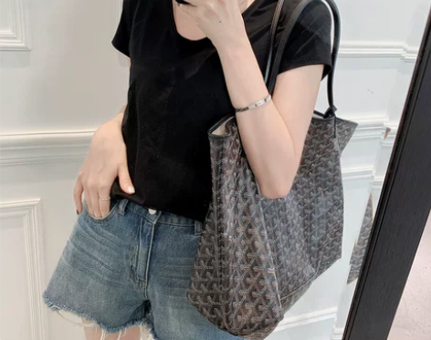 CARA夏季新品牛仔裤女大王版型A字高腰…...