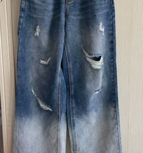 全新！宽松阔腿破洞牛仔裤，下面是渐变的，颜...