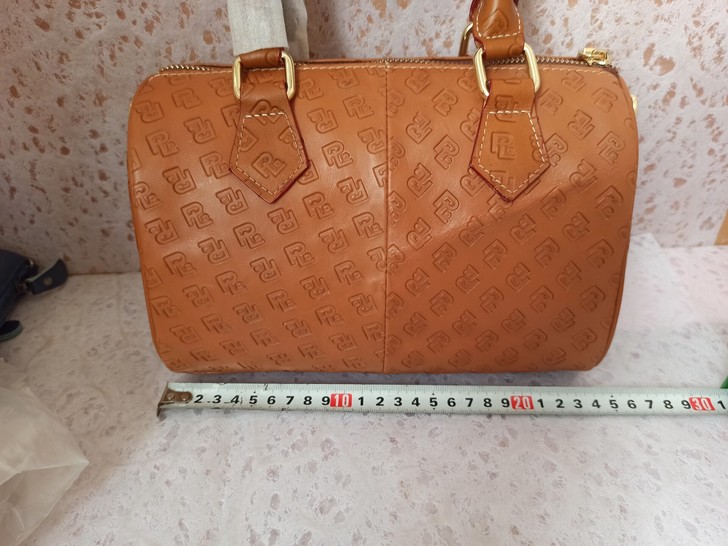 头层牛皮字母枕头波士顿包包