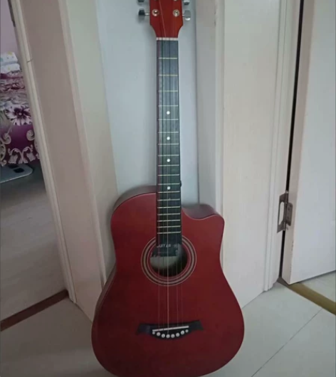 全新包邮出吉他，这个吉他是朋友儿子生日的礼...