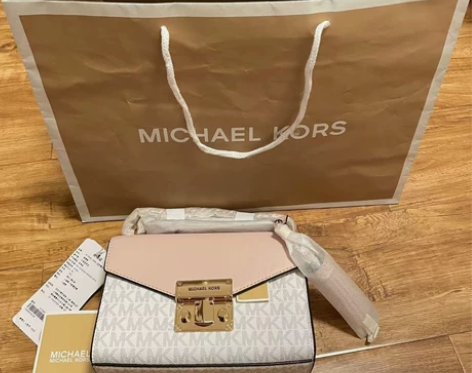 MK Rose 小号链条包翻盖信封包小方包...