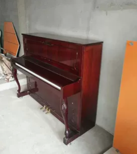 GLITTER 钢琴，9.5成新，仅支持上...