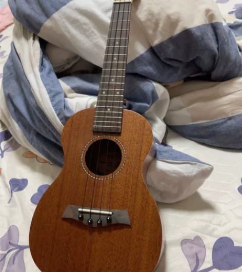 尤克里里，没怎么用过，需要的联系我 感兴趣...