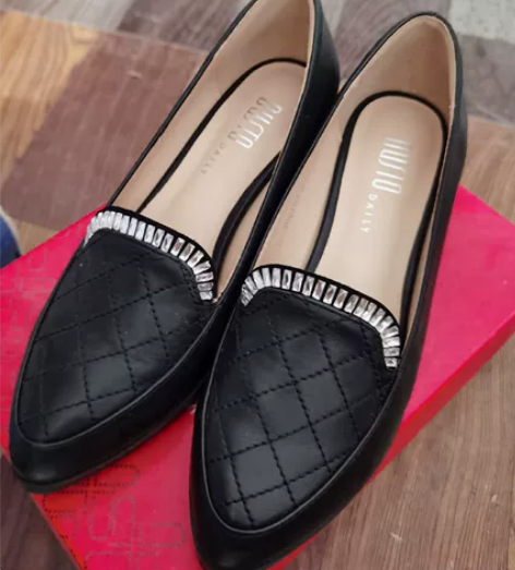 大东女士单鞋菱形格镶砖 225码35码只穿...