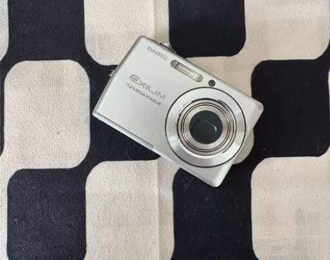 卡西欧z700银色 720万有效像素 3倍...