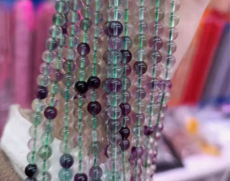 萤石圆珠，6mm尺寸30一条。手工测量有误...