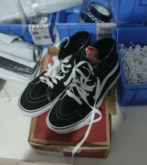Vans黑色高帮40 全新 以前360金小...