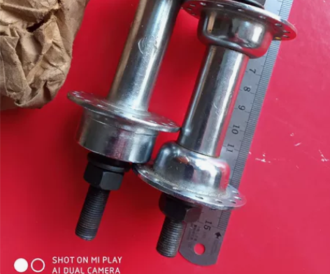 飞鸽自行车前后轴一套。80年代的东西，没上...