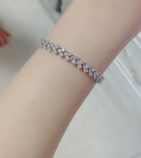 心形钻石手链 感兴趣的话点“我想要”和我私...