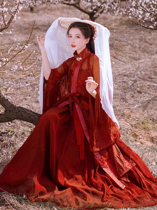 店铺:言然服饰旗舰店 清辞 有吊牌