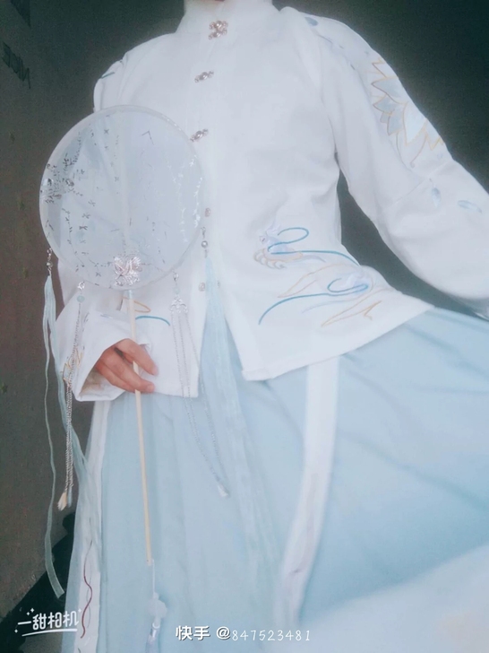 衣服仅试穿仅拍照，