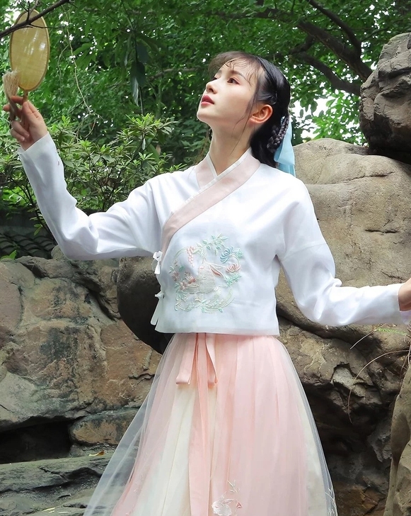 钟灵记 月夕玉兔 汉元素 改良汉服
