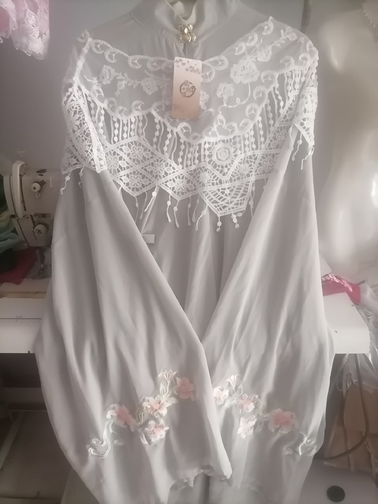 柒玥瑾明制,后背和袖口都有绣花,40一件不...