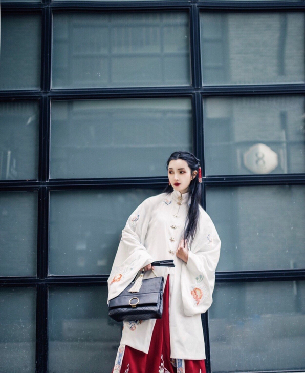 司南阁汉服，送汉服饰品