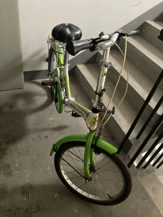 上海凤凰折叠自行车，没咋骑。带减振功能。
