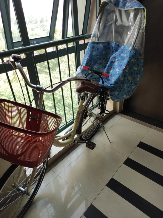 凤凰女士自行车，接送小孩上幼儿园使用，95...
