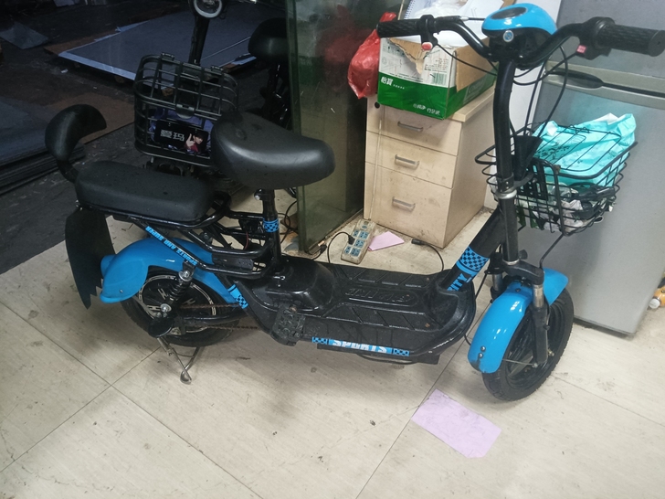 耀海电动车能跑35公里低价出售。