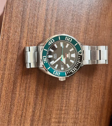 SEIKO 精工手表，型号等都在图四信息中...