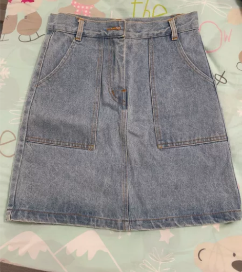 牛仔裙 A字裙 M码 九成新 感兴趣的话点...