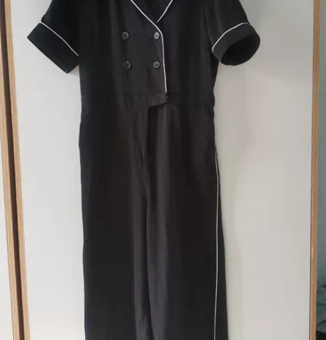 黑色连体裤，喜欢私信 感兴趣的话点“我想要...