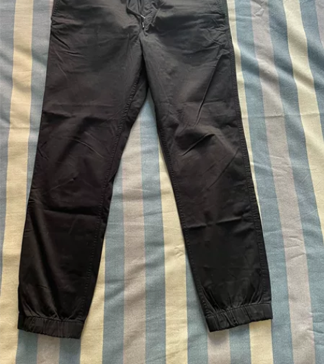 H##amp；amp；M的一条休闲裤。M码...