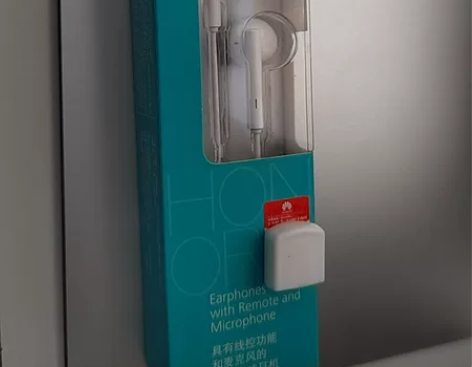 荣耀半入耳式耳机，全新，未拆封。 感兴趣的...
