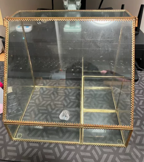 化妆品收纳盒，首饰收纳盒，一共三件，玻璃材...