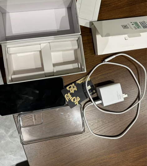 红米k40s 绿色，8+128g 个人自用...