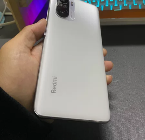 红米k40,12+256、95新、只有上下...