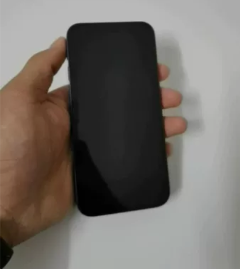 诚心要的价格可聊 出一台苹果12黑色的内存...