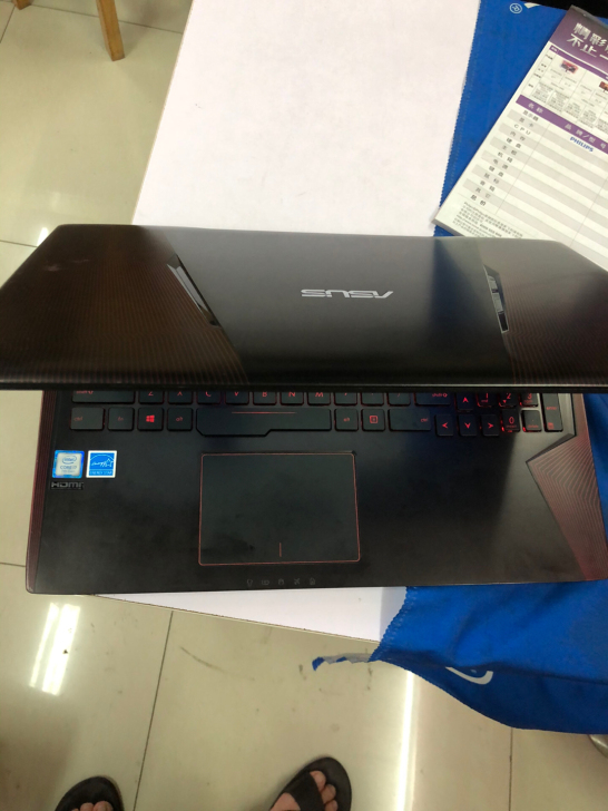 华硕飞行堡垒游戏本。英特尔酷睿处理器。四核...