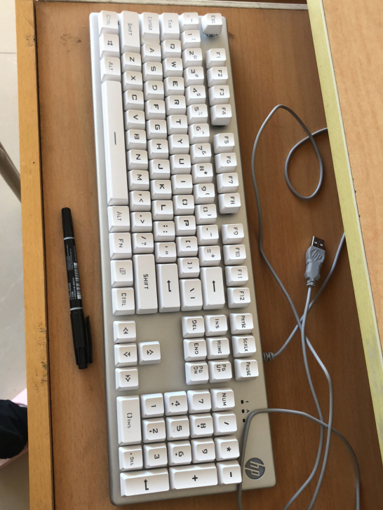 买来配手提电脑的，搬家不方便带，买来用了两...