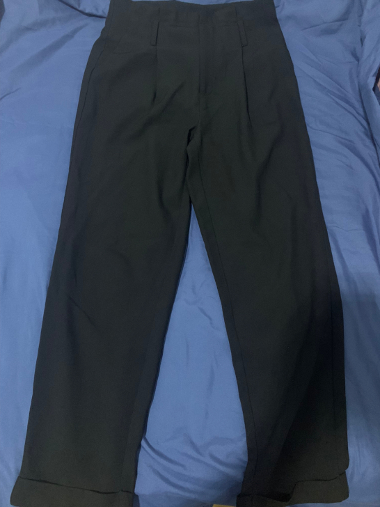 当时为了公务员面试买的，商场购入，将近30...