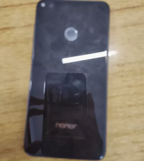 荣耀八青春版 二手手机 屏幕有点磕损 价格...