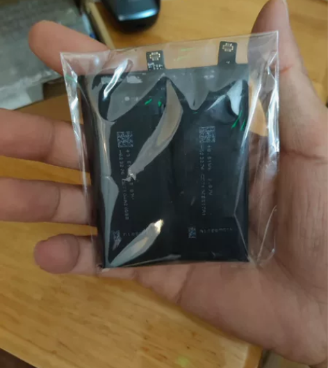 出一黑鲨4por原装电池，99新用了半年，...