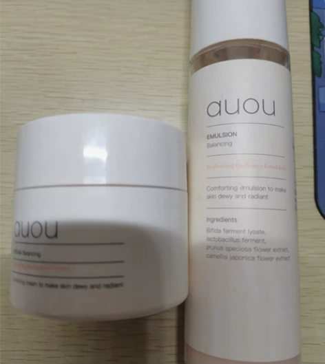 艾遇乳液+面霜 乳液还有2/3，面霜剩90%