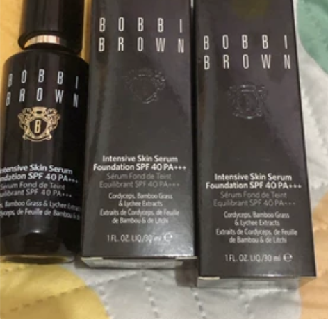 芭比布朗粉底，全新正装30mL。一些可以养...